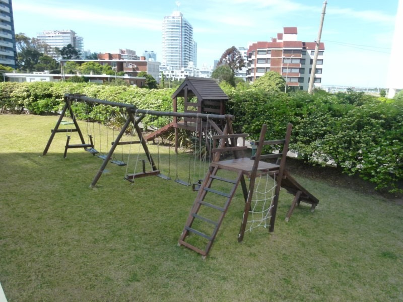 Departamento a metros de Playa Brava